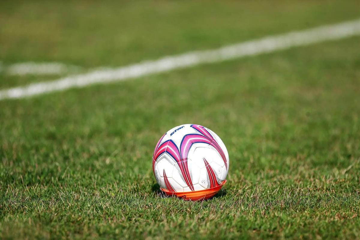 足球教练使用球探即时比分研究对手